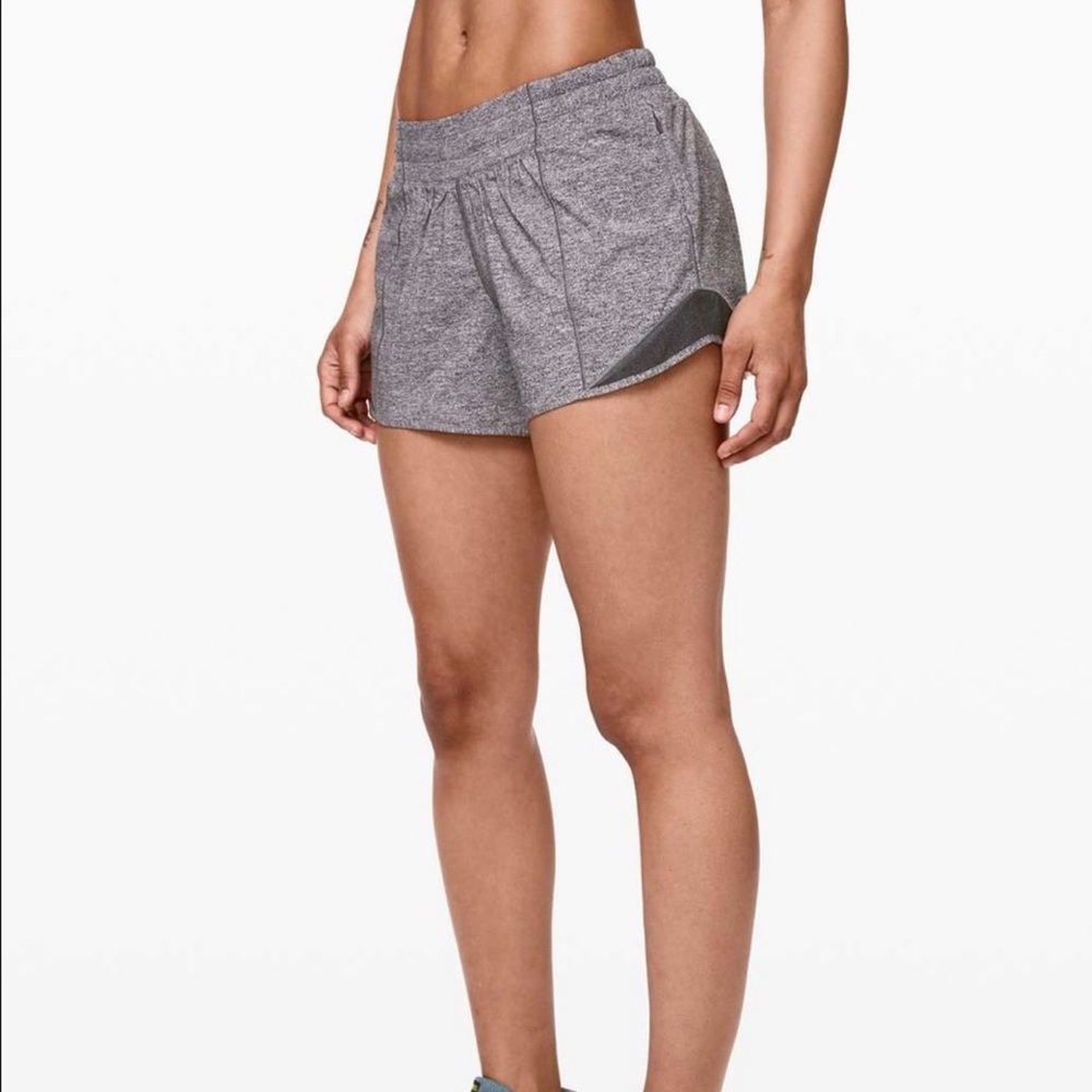 Lululemon Hotty Hot Short Sz 6 4” Inseam 🍋